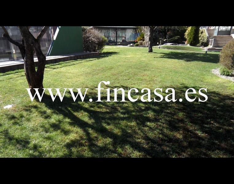 Foto 96077fe3-fc66-48c0-8ed5-345e2d813b2f. Chalet con camino parcheggio piscina in Mos