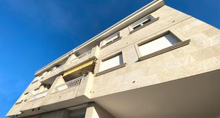 Rent Flat in San Pedro da Ramallosa. Alquiler anual de piso  de  3 dormitorios, 2 baños, ascensor y g
