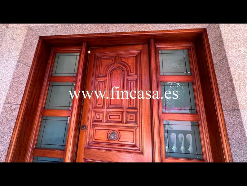 Foto 427597d8-d5db-49c8-88d9-7cfe603b8cde. Chalet en Nigrán centro Nigrán