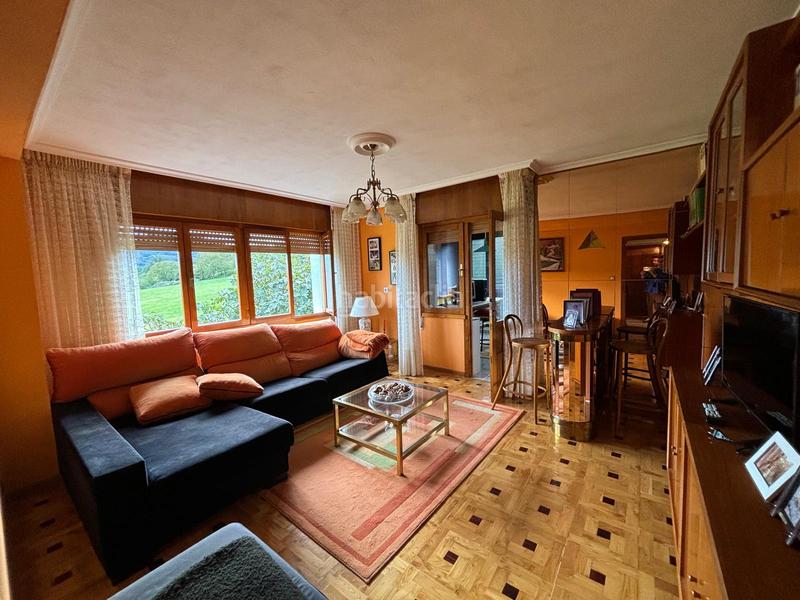 Foto 21b5f1ea-3778-4be4-aac2-30c97dcd2d25. Casa con parcheggio in Salas