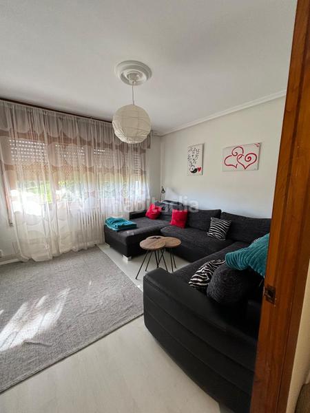 Foto 83bea886-8b5b-473b-9867-f063ea614342. Casa con parcheggio in Salas