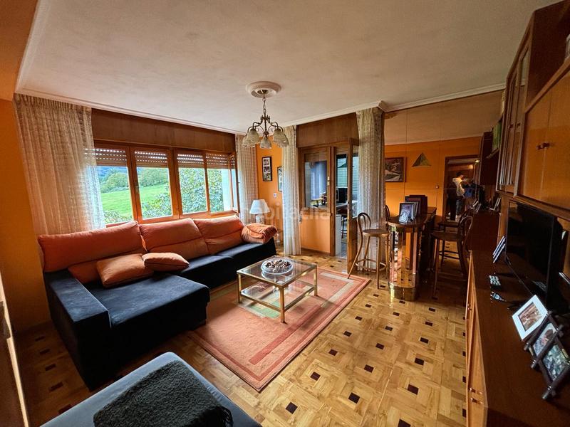 Foto a1679238-37bb-4e13-959a-a765cd1909d2. Casa con parcheggio in Salas