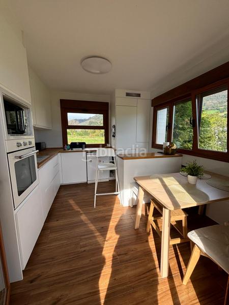 Foto c8c5b3b2-43d3-4341-b5b7-6408661b89df. Casa con parcheggio in Salas