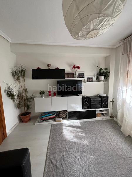 Foto caec1504-0166-4575-b8a4-9270e83ff278. Casa con parcheggio in Salas