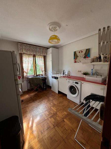 Foto e12c8626-57eb-4a3c-bde8-d54f86c5b468. Casa con parcheggio in Salas