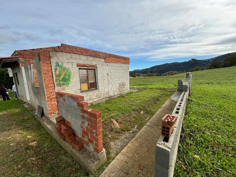 Foto ea167ca9-720d-4f29-85df-1d48192d3cbf. Casa con parcheggio in Salas