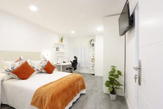 Lloguer Pis  Calle aureliano san román. Alquiler por  habitaciones estudiantes campus del milan