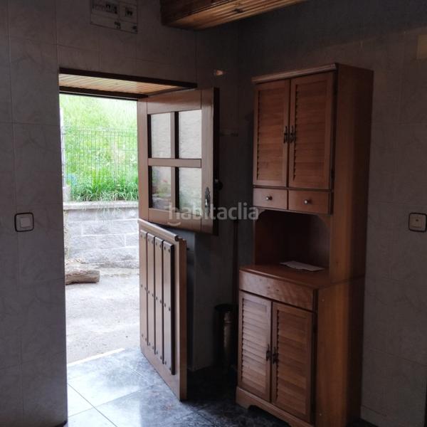 Foto a669ae9c-05fb-4b79-a9e8-17f817e46a63. Casa adosada pumarada en Laviana