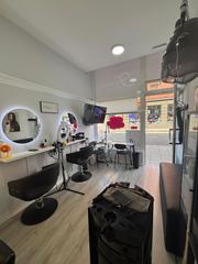 Location Local commercial  Avenida de pumarín. Alquiler de peluquería unisex funcionando
