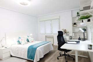 Location Appartement  Calle aureliano san román. Alquiler para estudiantes campus del milan