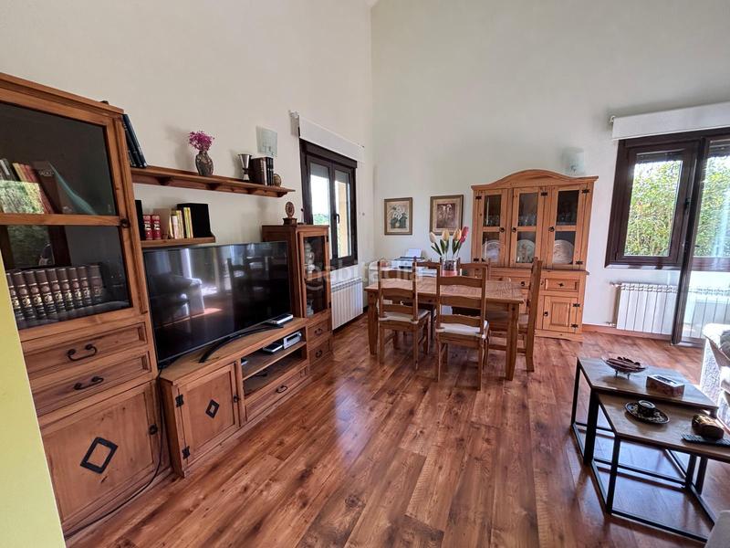 Foto 132ec980-7cc2-4bad-80f1-962d6a79573d. Xalet amb calefacció aparcament a Llanera