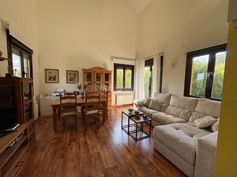 Foto c8421890-aa73-45cb-9e9e-e57c814b5417. Xalet amb calefacció aparcament a Llanera