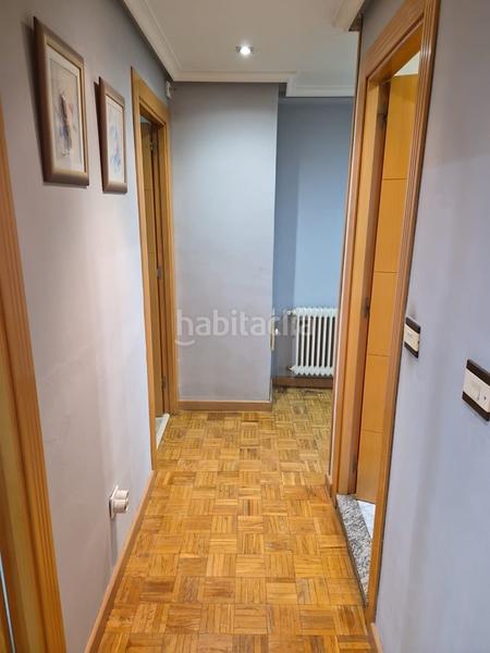 Foto c4709323-9226-4f28-8cad-12e3d4b2921e. Pis amb calefacció aparcament a Salesas - Foncalada - Campoamor Oviedo