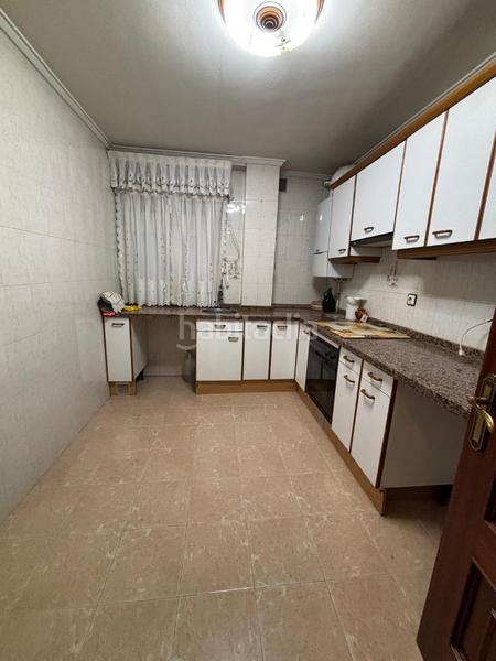 Foto f2ab4366-590e-4523-bba3-07023132e2ff. Appartamento con riscaldamento parcheggio in Salesas - Foncalada - Campoamor Oviedo