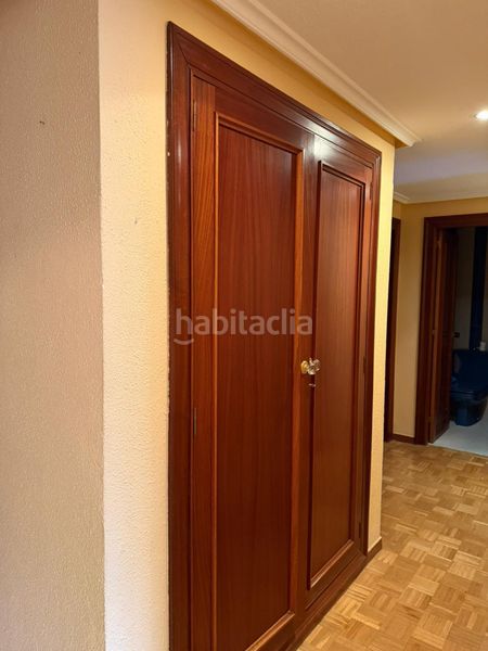 Foto 818a8173-0991-4d04-ab66-dcb3d96d6623. Flat with heating parking in Parque San Francisco - Uría Oviedo