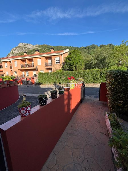 Foto 51a9bf41-2926-4318-8f5c-b0869bd79d08. Casa adossada amb calefacció aparcament a Morcín