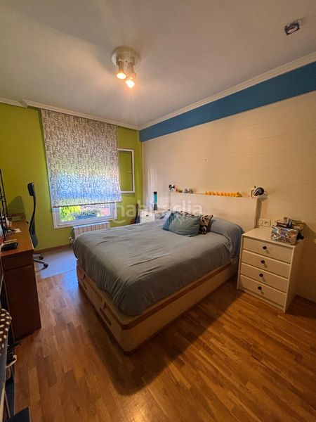 Foto a22de570-2c99-46b9-92a2-047fdac696bf. Casa adossada amb calefacció aparcament a Morcín