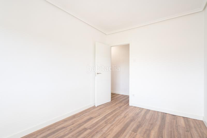 Foto f565343c-e3b0-4ccc-94b7-e3b53d048671. Pis a trasona - cs pedrero 8 a Corvera de Asturias