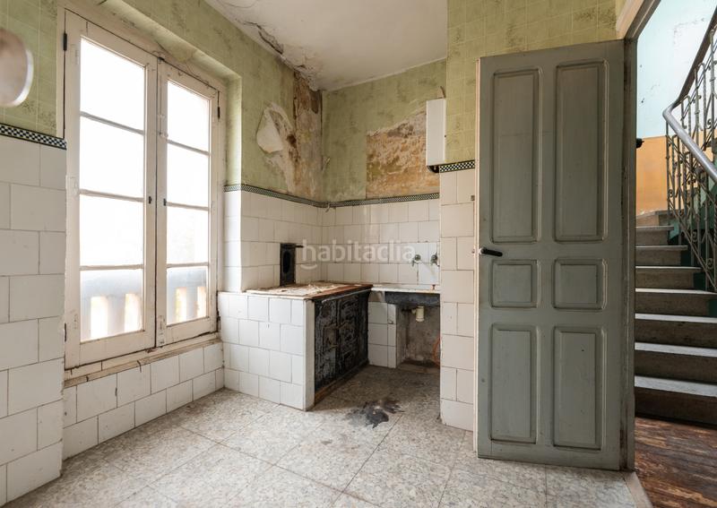 Foto c243cbd5-3bb0-416d-bfbe-d42b5e854bb6. House in Salas - pz iglesia de la 2 in Salas