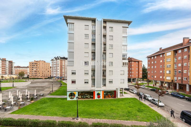 Foto 056115b9-0596-443b-b538-6b61fa6453a3. Piso en Oviedo - cl jaime truyols santonja 3 piso c jaime truyols, 3 en Oviedo