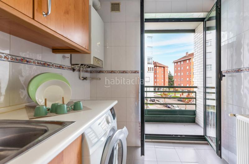 Foto ec10fdd2-0800-48c9-85d5-b44fea7eaca8. Flat in Oviedo - cl jaime truyols santonja 3 in Corredoría - La Carisa - Prado de La Vega Oviedo