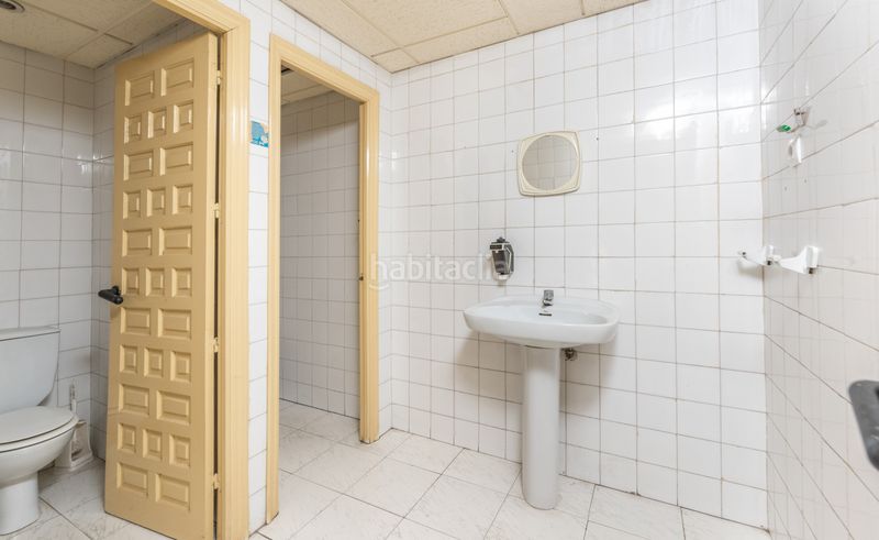 Foto 99b5f92b-baa9-4ac2-83c8-492a1fcc0bed. Lloguer local comercial a Oviedo - cl gonzalez besada 4 a Oviedo