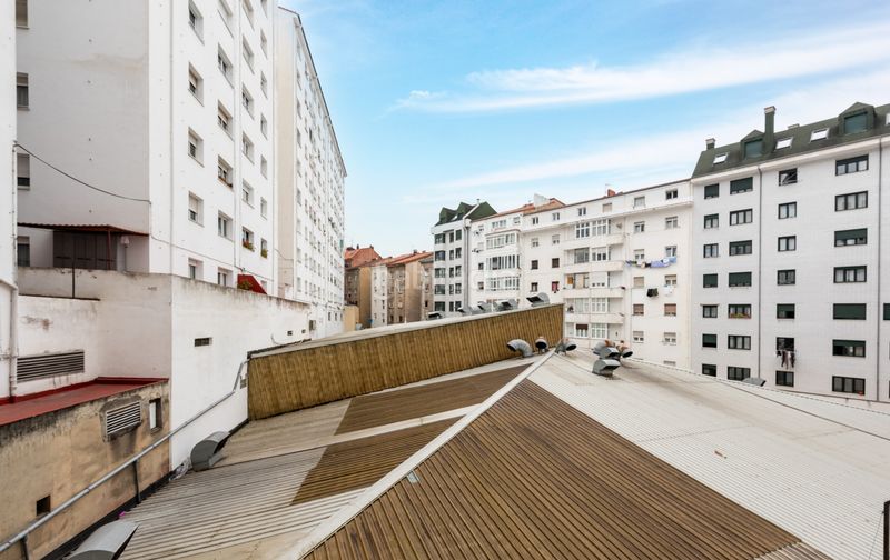 Foto ac6a1ba3-100b-4d7c-b68d-c6346dc8f7cc. Etagenwohnung in Oviedo - cl santa eulalia merida 8 in Oviedo