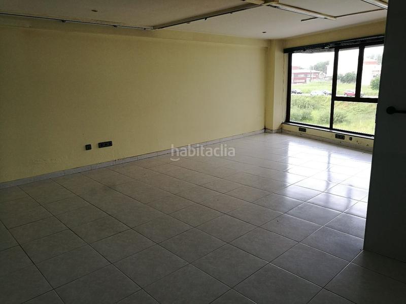 Foto b62275af-646f-47aa-9567-5032126157f9. Oficina en Carballo