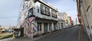 Casa a Rúa alfredo brañas 59. Se venden edificios carballo centro