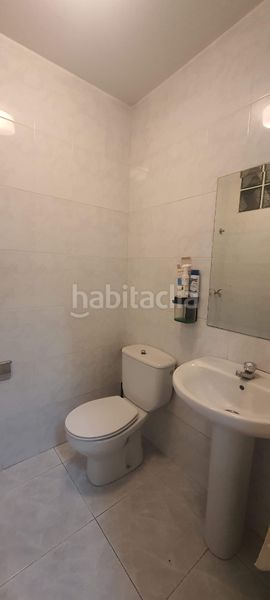 Foto ec3a14dd-0946-46fc-b573-b5ae7fd14a59. Local comercial a rúa mahón 1 a Carballo