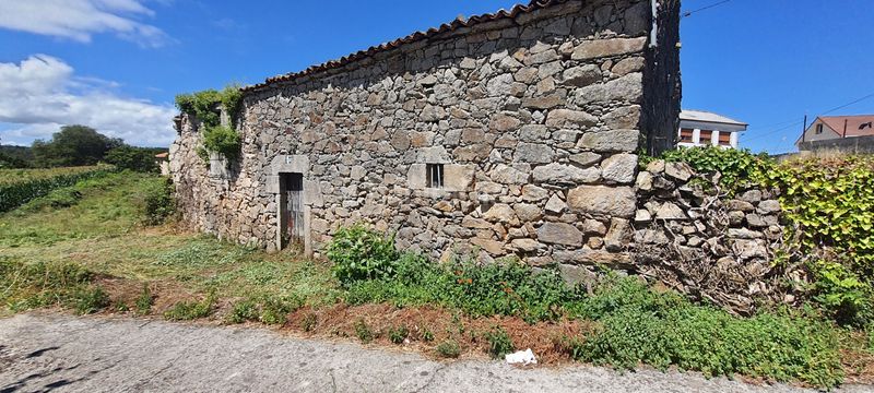 Foto fffa84ba-efe6-48b8-bb12-9ff59d2d8552. Masia a estrada de Carballo 29 a Carballo