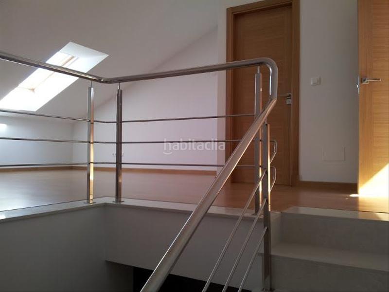 Foto 1c562e76-eefe-4e77-95bf-1d6a8e7a8db3. Casa pareada se vende chalet adosado en Laxe