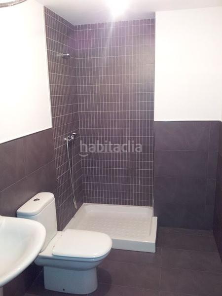 Foto 41f031ac-b6e0-4650-ba8d-3933493a0803. Casa pareada se vende chalet adosado en Laxe
