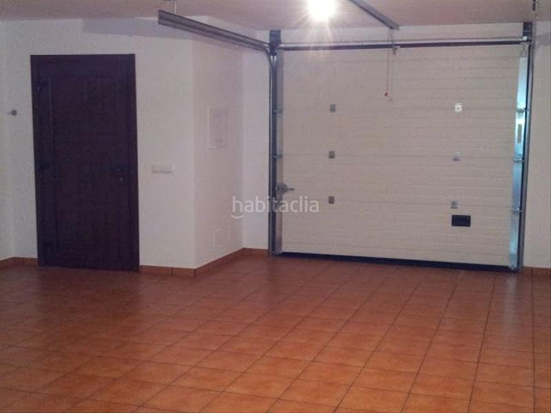Foto c28599a9-9443-4d50-bd3a-2458b408a351. Casa pareada se vende chalet adosado en Laxe