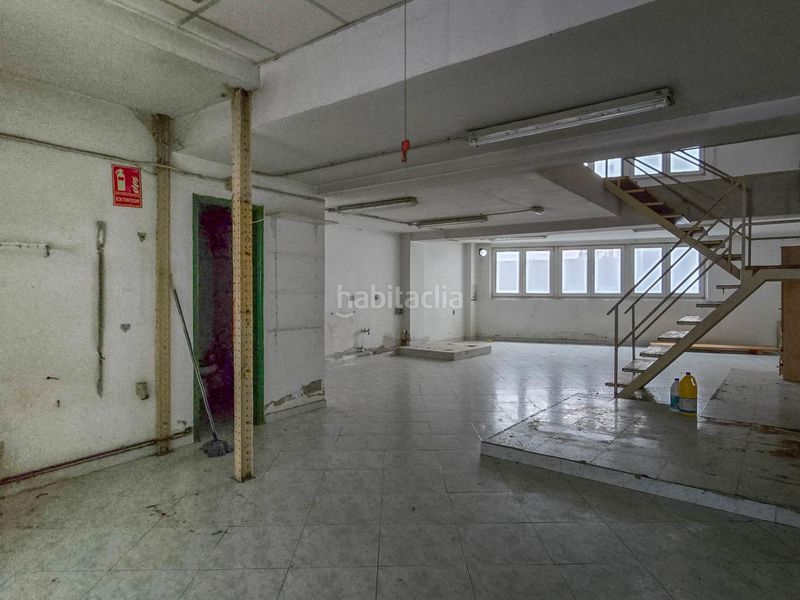 Foto 93de6a71-eddf-4b24-951b-f2a006a6db9e. Local comercial amplio local comercial en a coruñaoportunidad única en Coruña (A)