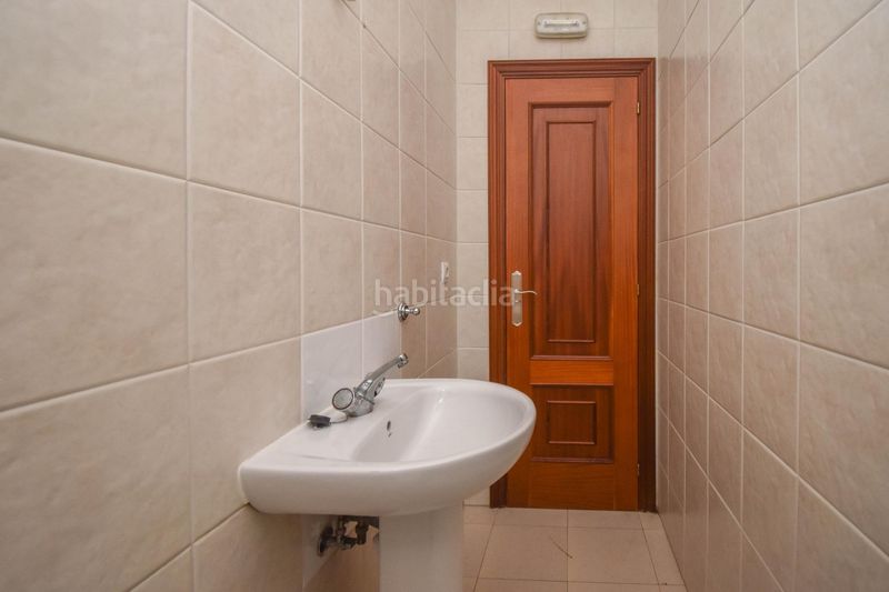 Foto 1c08ca23-5119-4324-a5e0-4da91c84ae46. Lloguer local comercial a Cambre