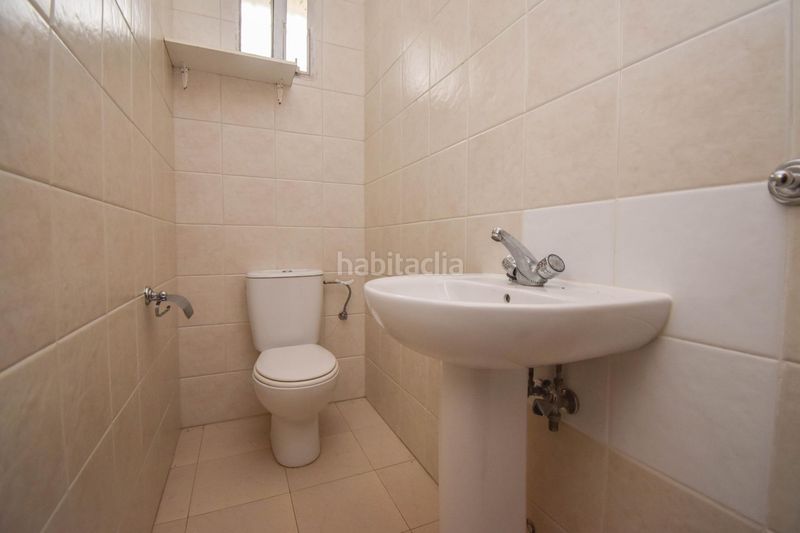 Foto 7cc48bdd-36b5-418e-9337-b673b0bfd285. Lloguer local comercial a Cambre