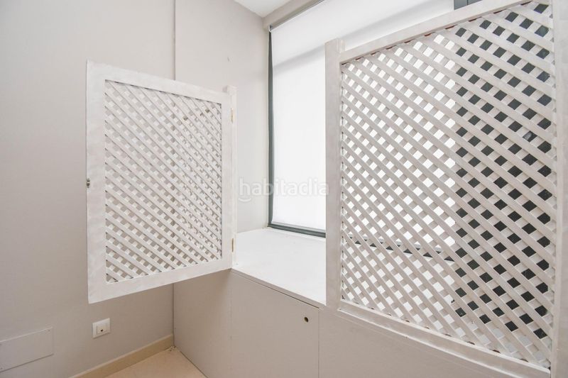 Foto b56d5a92-3baa-4d95-b8cb-07ffd57fe884. Lloguer local comercial a Cambre