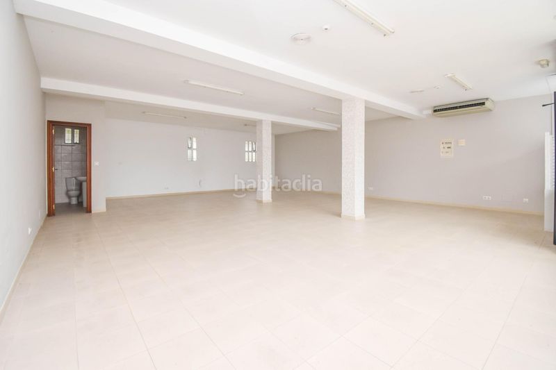 Foto fe67fee4-4447-408b-9743-af8e2c62c6dd. Lloguer local comercial a Cambre