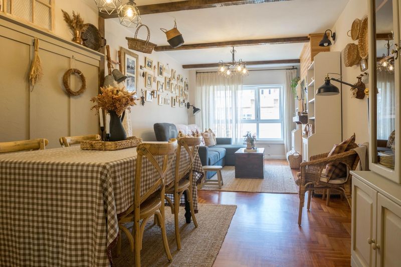 Foto 174eb884-5926-4dd5-8fa2-0e28e2aac653. Flat with heating parking in Cambre