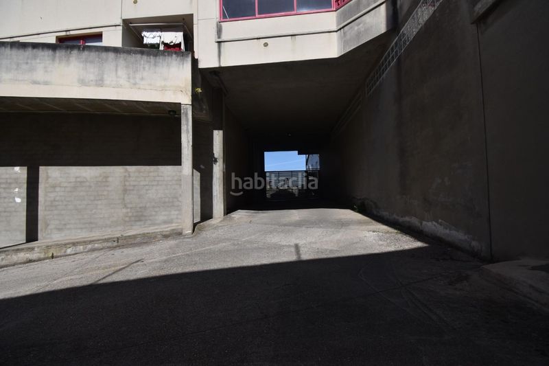 Foto 00c0f9ca-7ced-4197-9085-e4e36d1ca880. Aparcament cotxe a Cambre
