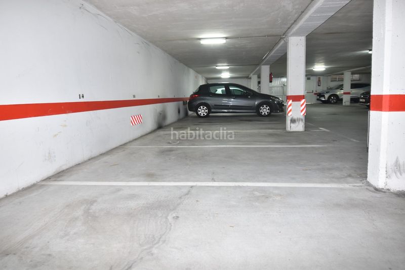 Foto 3abe7055-fb28-4b9b-adbd-8537793c4138. Aparcament cotxe a Cambre