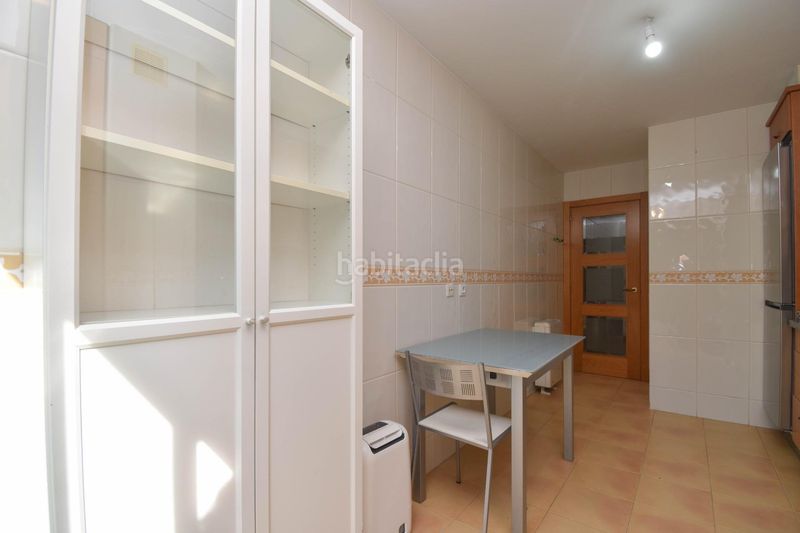Foto 2a06025e-b09a-4c63-9894-da0c6c6e1e2f. Rent flat with heating parking in Cambre