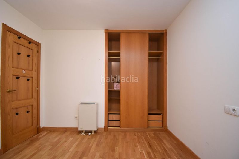 Foto bfe35916-b03e-401b-a6ef-b6f03495b461. Rent flat with heating parking in Cambre