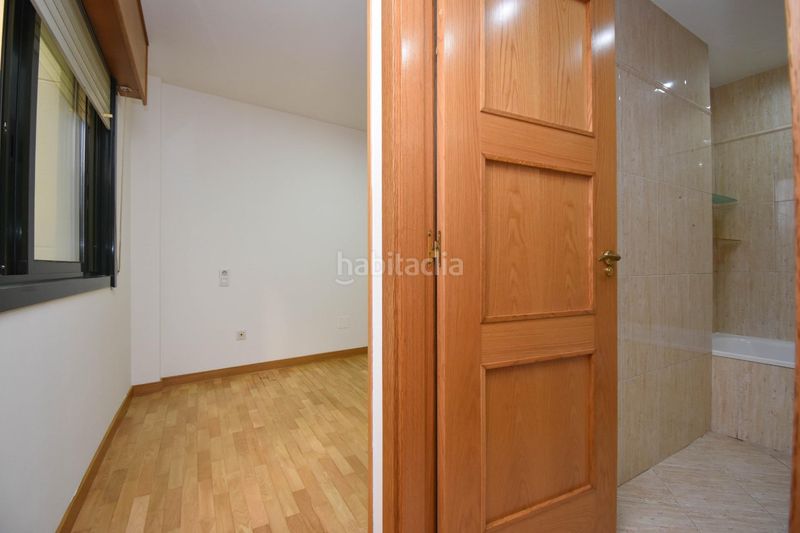 Foto c0b2b3c0-4da9-4ab5-b931-03fb26655aa1. Rent flat with heating parking in Cambre
