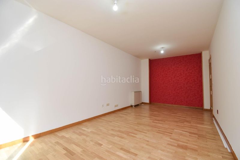 Foto e2aed84d-c898-4cd3-a366-53b1eb947438. Rent flat with heating parking in Cambre