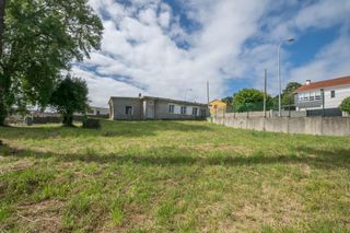 Casa  Lugar roncesvales. Casa con capilla para reformar en hermosa parcela de brexo lema