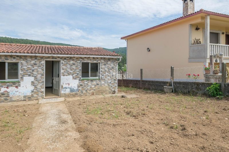 Foto e1704edb-db93-4a71-937f-d1facee36762. Masia a Abegondo
