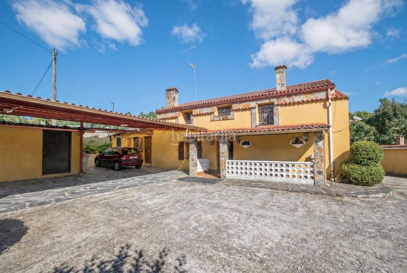 Foto a5b9ecc9-64ca-46c3-bb65-e40bf913873b. Casa amb calefacció aparcament piscina a Cambre