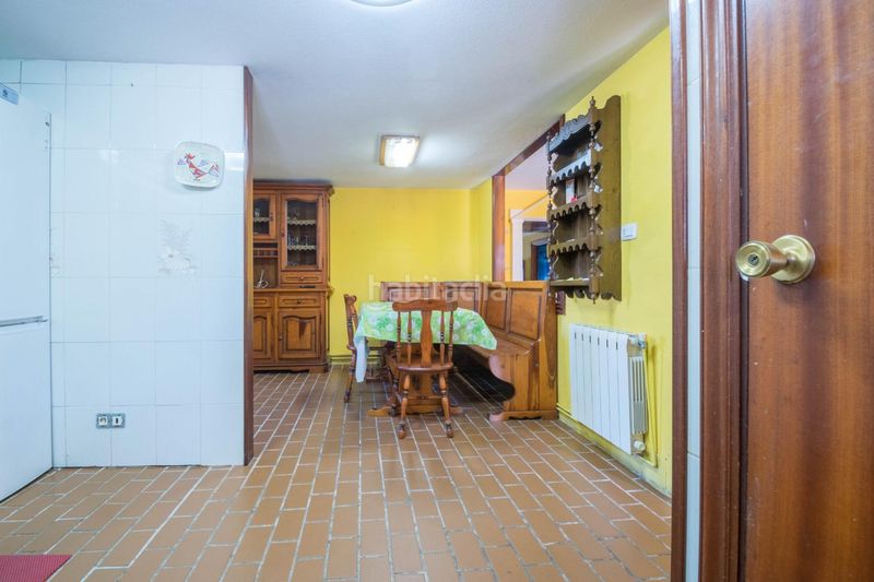 Foto c138cfef-aacc-442a-8a5b-7eb680674e0a. Casa amb calefacció aparcament piscina a Cambre